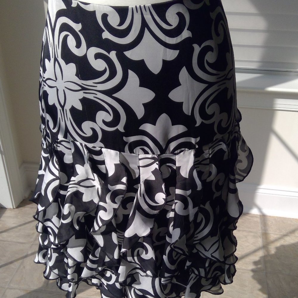 White House Black Market Skirt